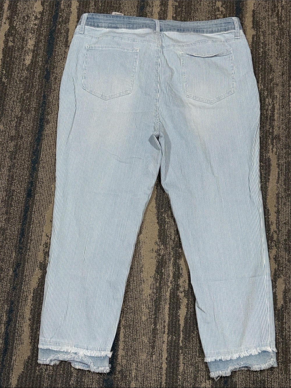 Size 16 = 4 Chico’s Light Blue & White Pinstripe Cropped Jeans